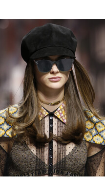 Details Christian Dior , Details Dior Fall 2018 Ready-to-Wear , Детали показа Кристиан Диор , Детали показа Диор осень зима 2018 , Fashion show , неделя моды в Париже , PFW , Мария Грация Кьюри , Mainstyles